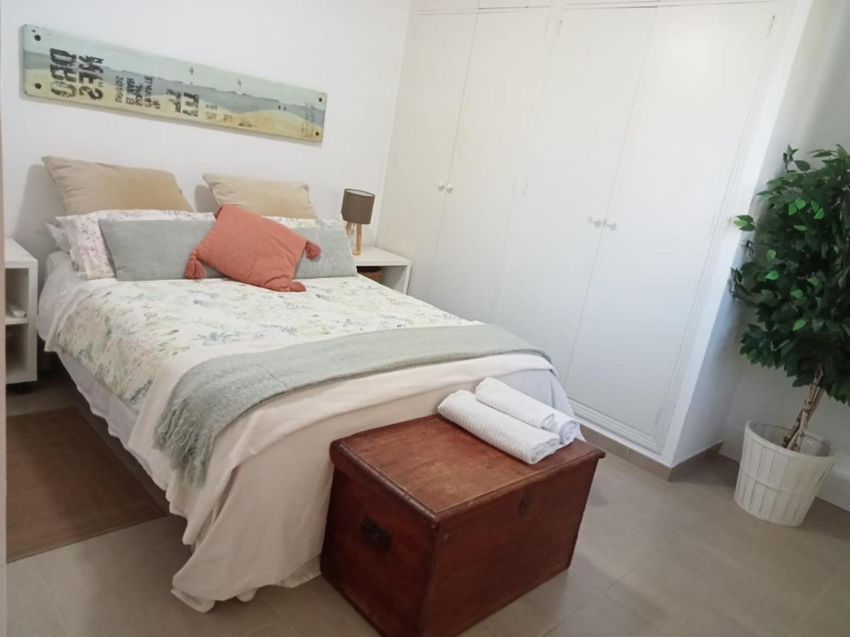 Dormir Entre Limones, Casa De Invitados En Vivienda Familiar Dos Hermanas Exterior foto