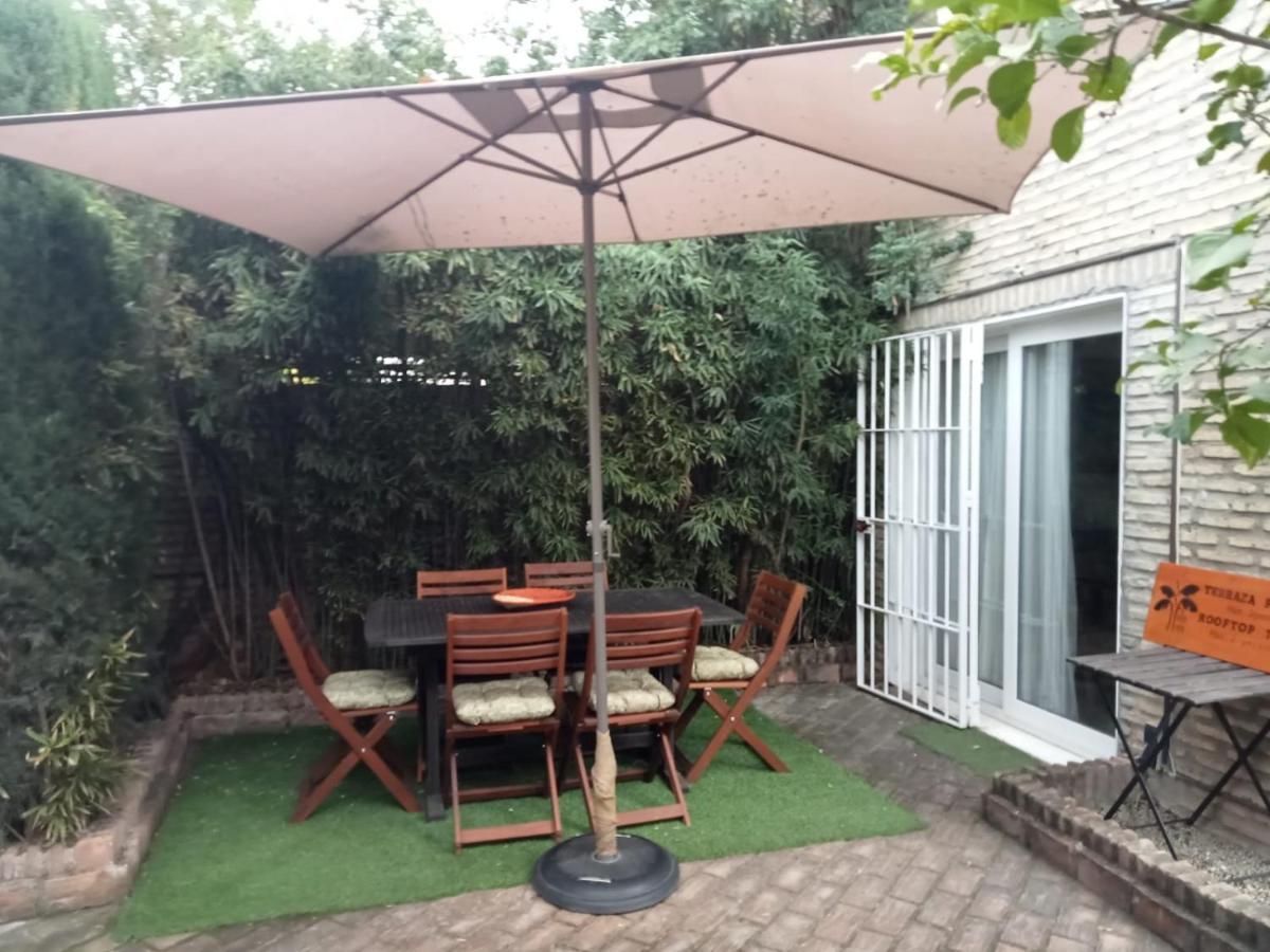 Dormir Entre Limones, Casa De Invitados En Vivienda Familiar Dos Hermanas Exterior foto